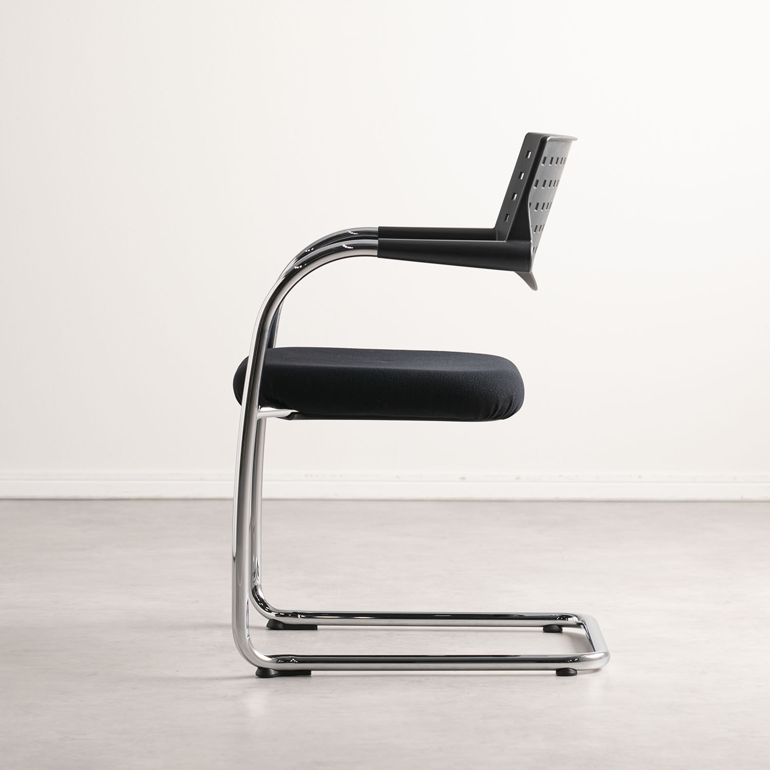 vitra（ヴィトラ） オフィスチェアの横側