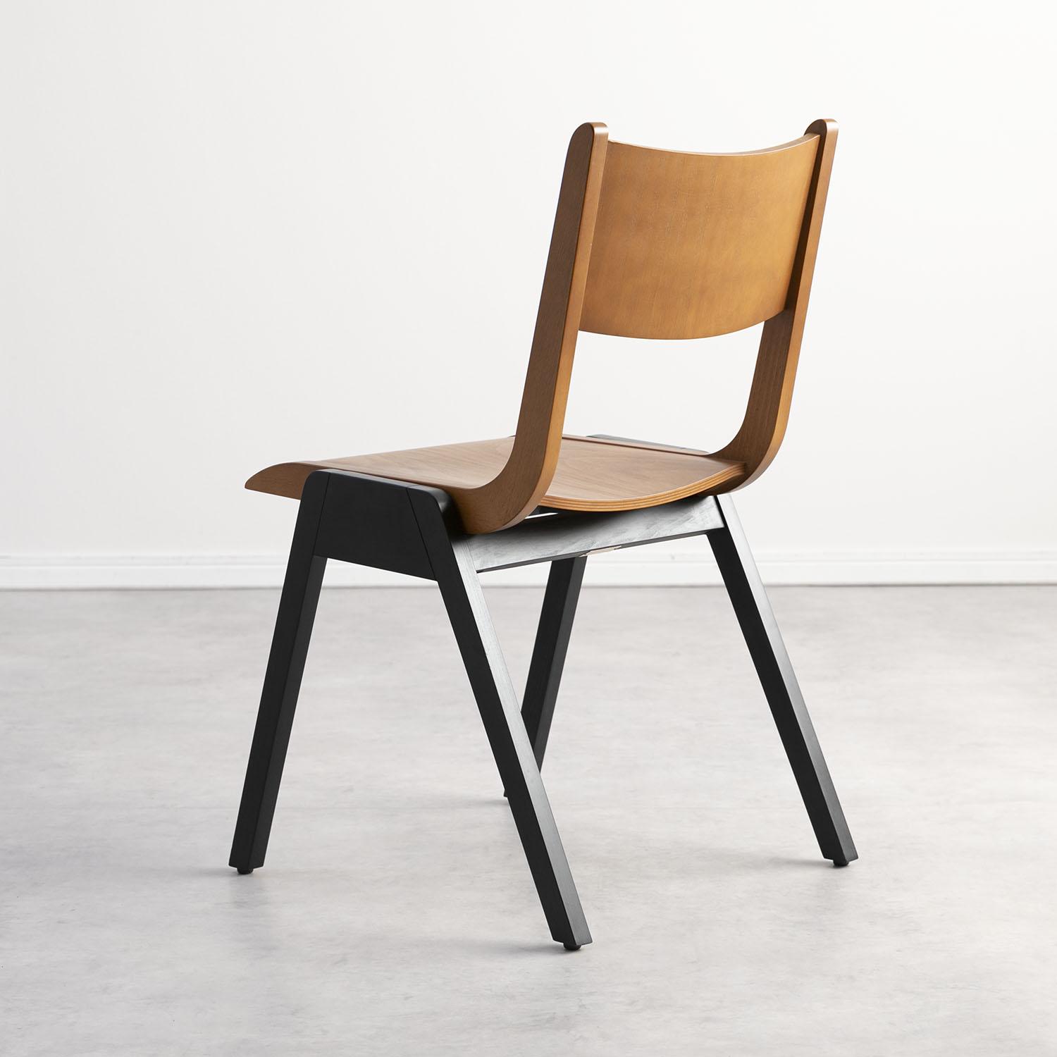 COMPLEX RAINER CHAIR 1脚のレンタル・サブスク・通販：CLAS