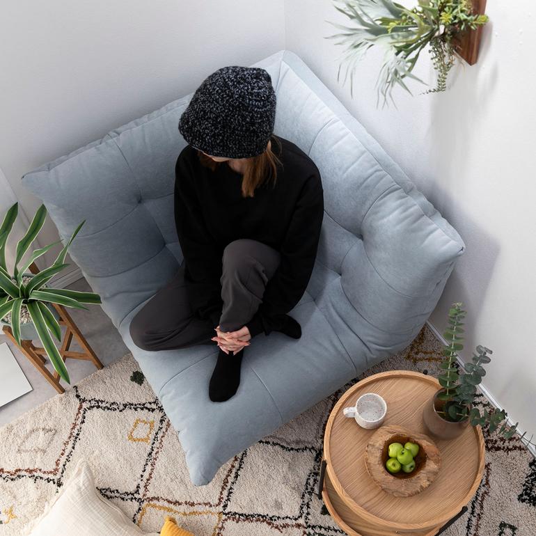 コーナーを活用できる　nora. プラリネ ソファ