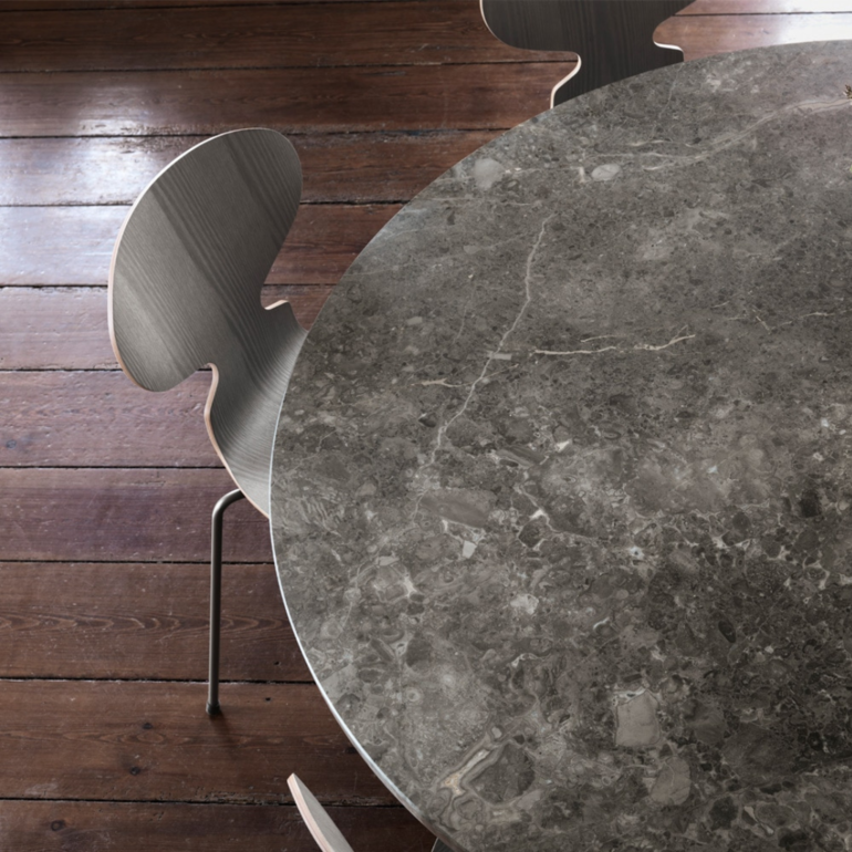 FRITZ HANSEN アリンコチェア 4本脚 幅52×奥行48×高さ78cm FRITZ