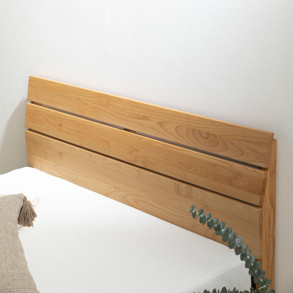 天然木の木目が美しいアルダー天然木 ベッドフレーム