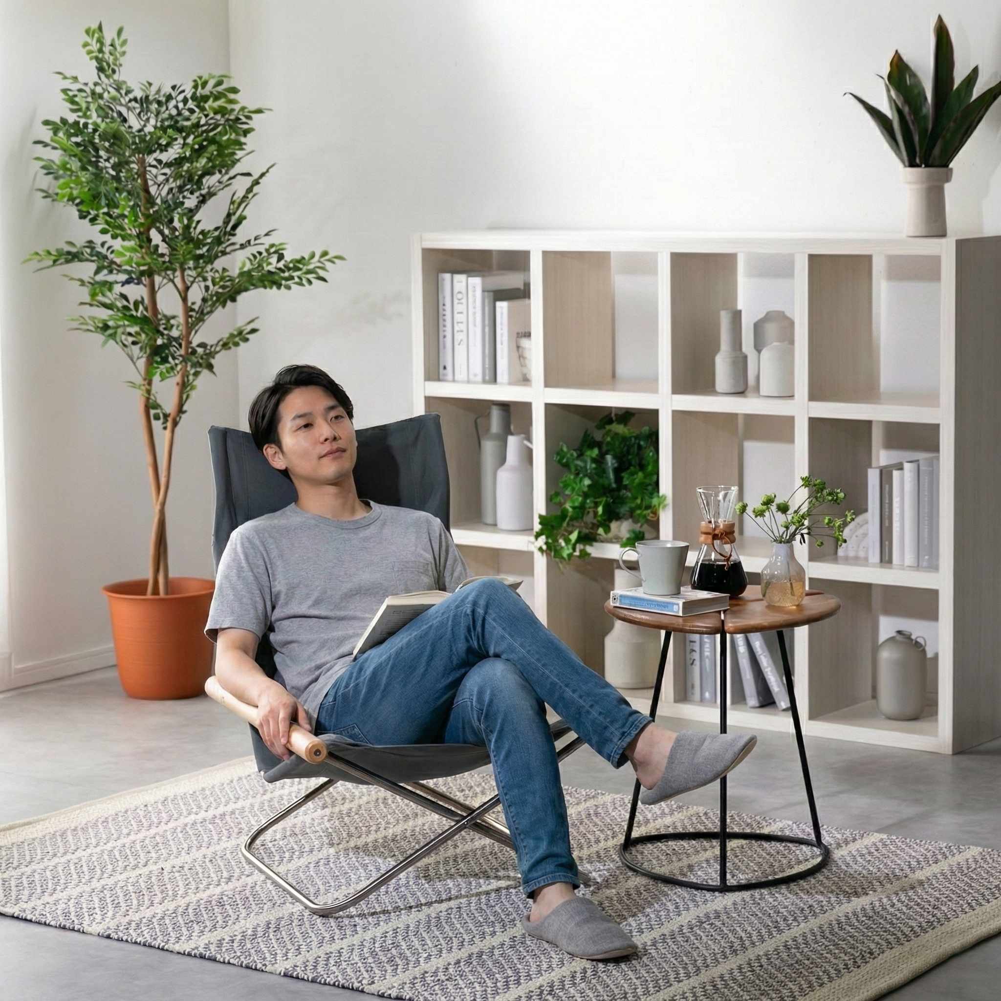 Nychair X ニーチェア エックス 幅61×奥行76.5×高さ86cmのレンタル