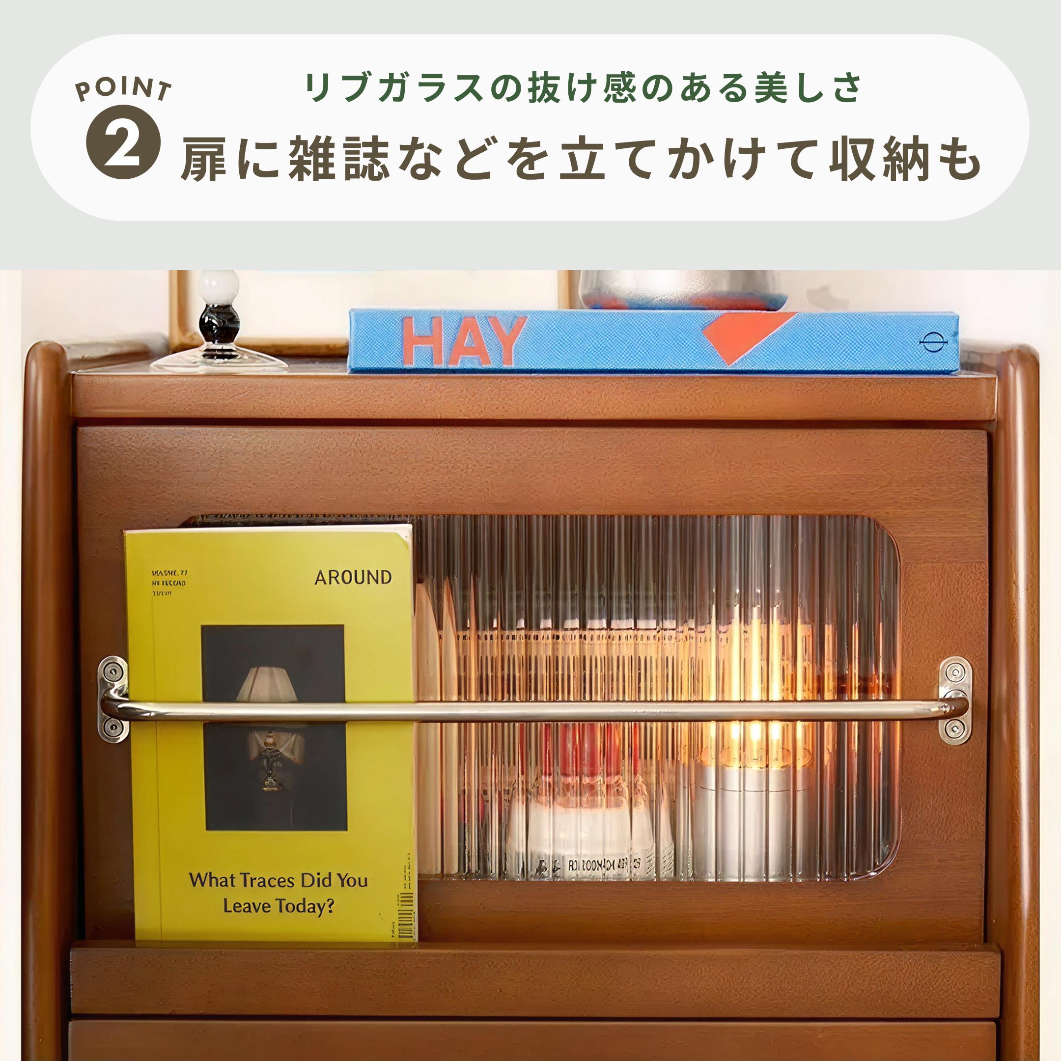 英国風　レトロなサイドキャビネット　ベットサイド　キャスター付き　美品 英国風 レトロなサイドキャビネット ベットサイド キャスター