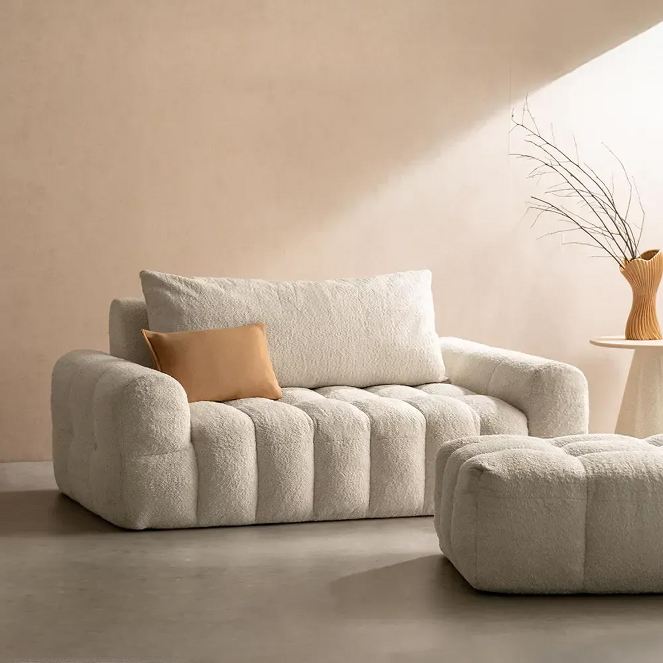 デザイン性の高いソファ